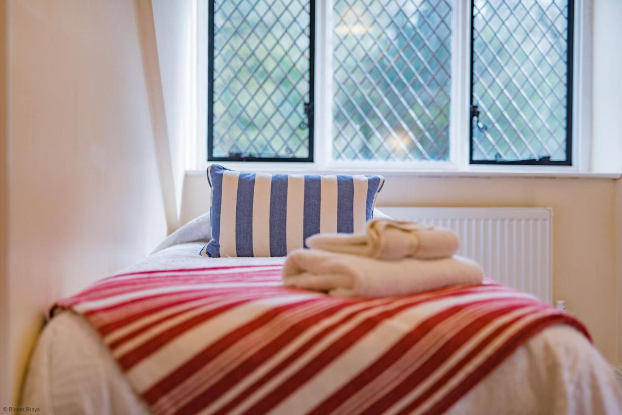 פולקסטון Hockley House By Bloom Stays מראה חיצוני תמונה