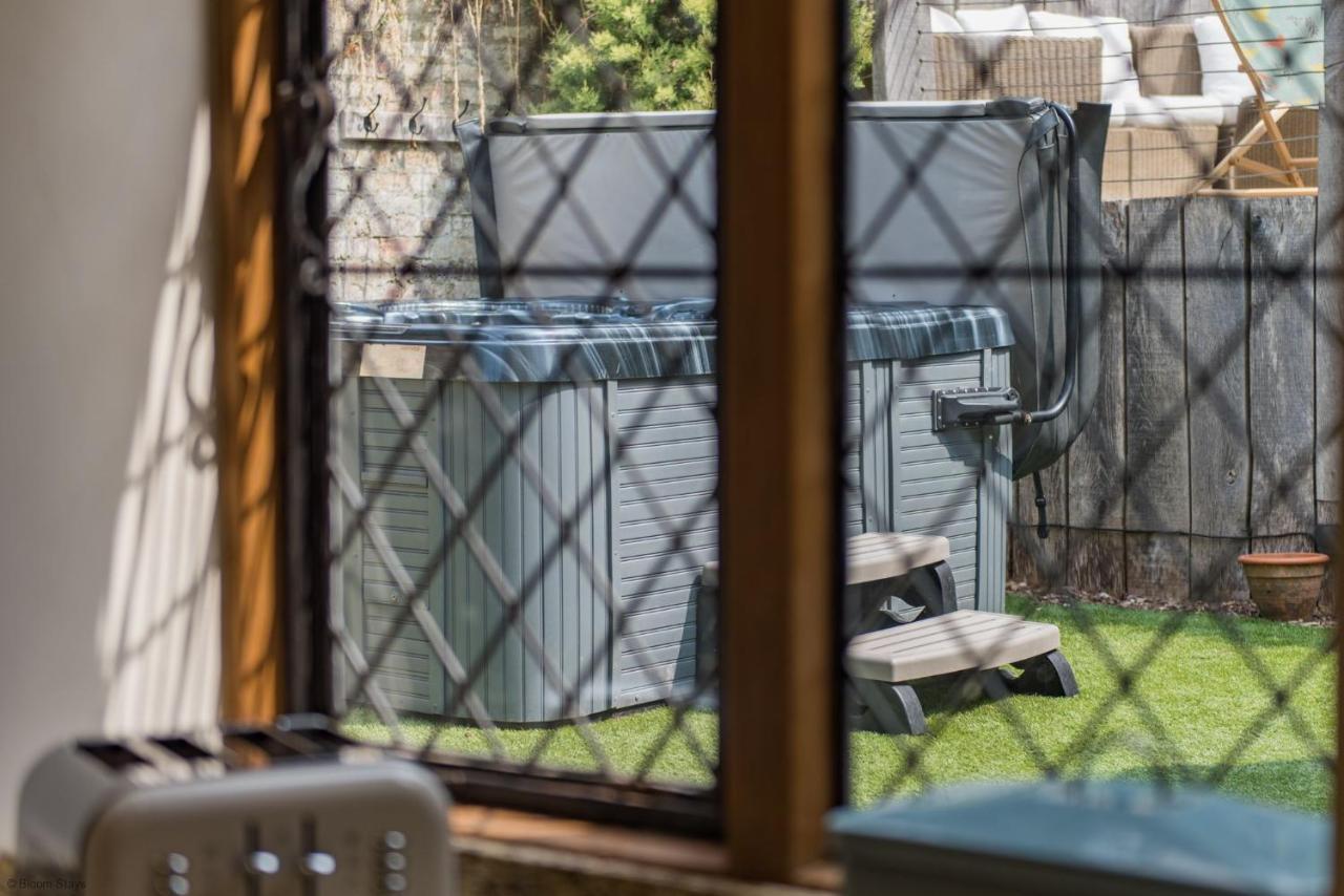 פולקסטון Hockley House By Bloom Stays מראה חיצוני תמונה