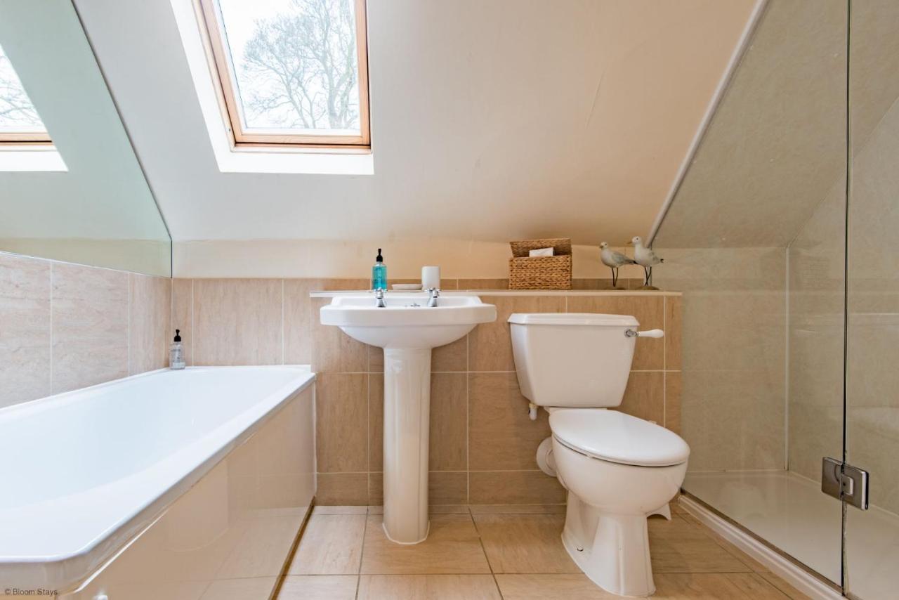 פולקסטון Hockley House By Bloom Stays מראה חיצוני תמונה